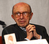 Jaime Salinas en la Residencia de Estudiantes durante la presentaci�n de las Obras completas, de Pedro Salinas, en noviembre de 2007