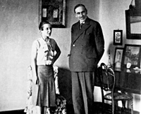 Lord John M. Keynes y su esposa, Lydia Lopokova, en casa del director de la Residencia de Estudiantes, con ocasi�n de su conferencia el 10 de Junio 1930. (Archivo Residencia de Estudiantes).